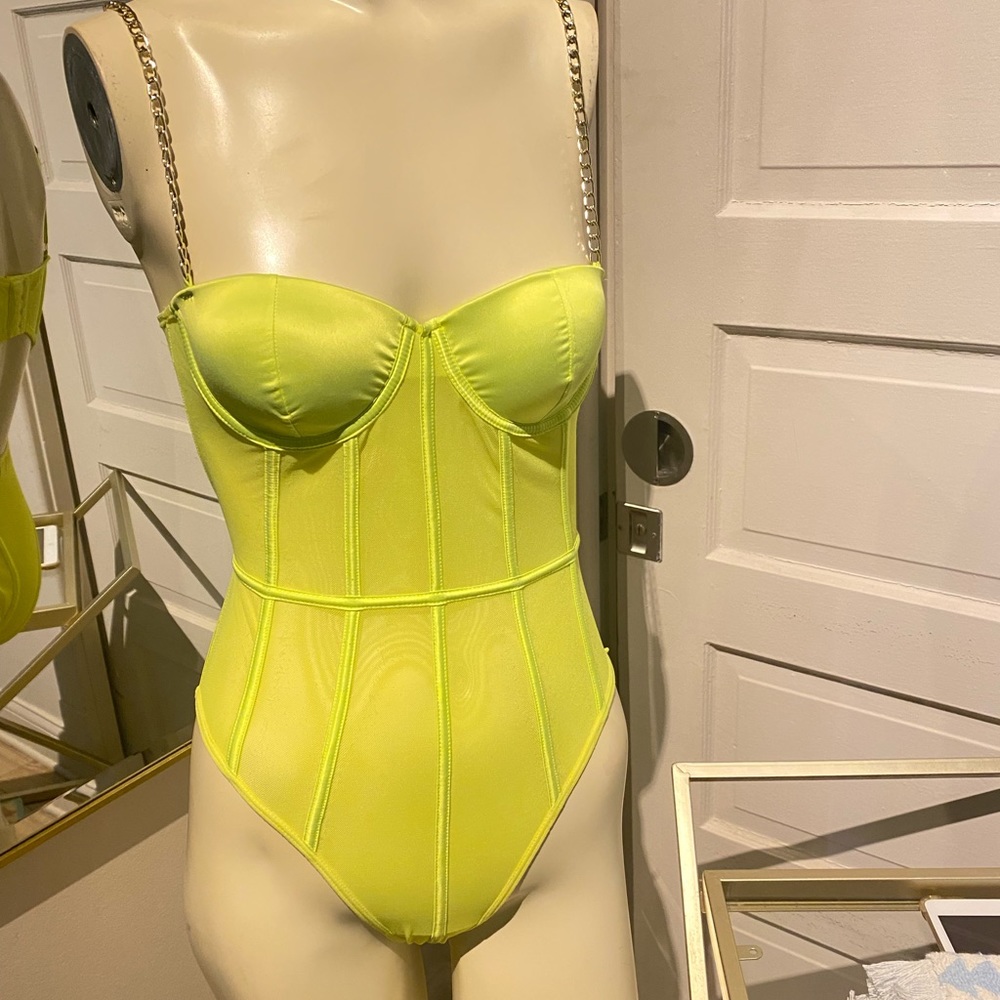 Tic Toc Lined Underwire Mesh Neon Yellow  Bra Snap Back Bodysuit Size Small.